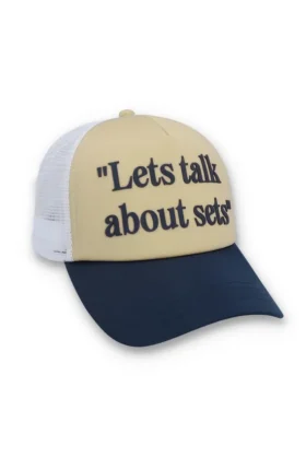 Cappellino classico beige Addie Slogan in neoprene con retro in rete