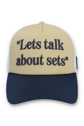 Cappellino classico beige Addie Slogan in neoprene con retro in rete