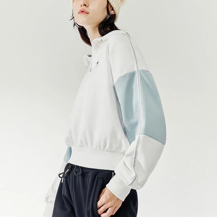 Felpa con cappuccio a mezza zip e collo alto in stile sportivo a colori contrastanti, bianca