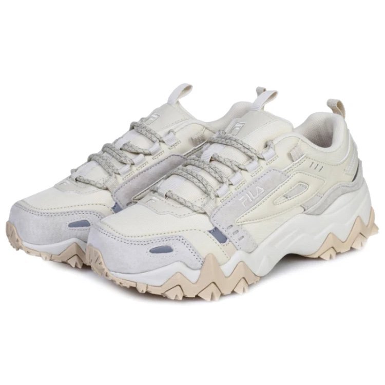 Fila x BTS Collezione estiva colorata Scarpe Oakmont TR Beige/Bianco/Grigio