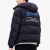 Giacca in piuma oversize con cappuccio della collaborazione Fila x Mihara Yasuhiro "Black White Blue"