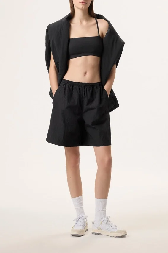 Pantaloncini Fila x Hailey Bieber in tessuto stropicciato, neri
