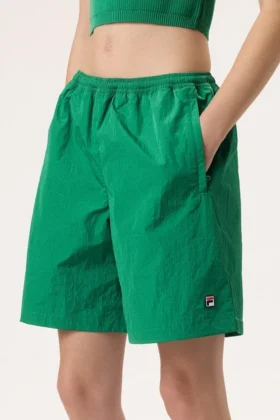 Pantaloncini verdi Fila x Hailey con effetto increspato