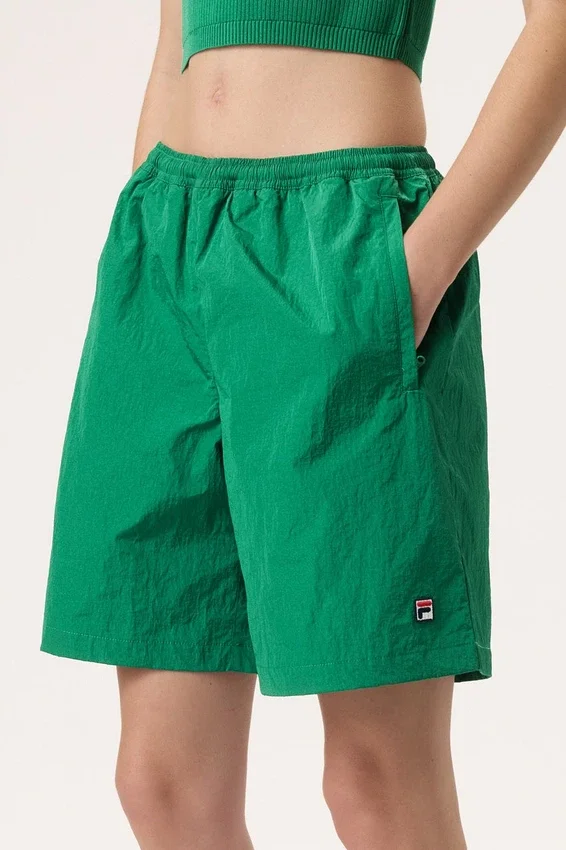 Pantaloncini verdi Fila x Hailey con effetto increspato
