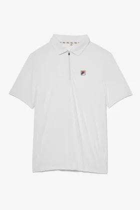 Polo da tennis in pantaloncini bianchi a maniche corte