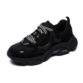 Scarpe sportive e casual