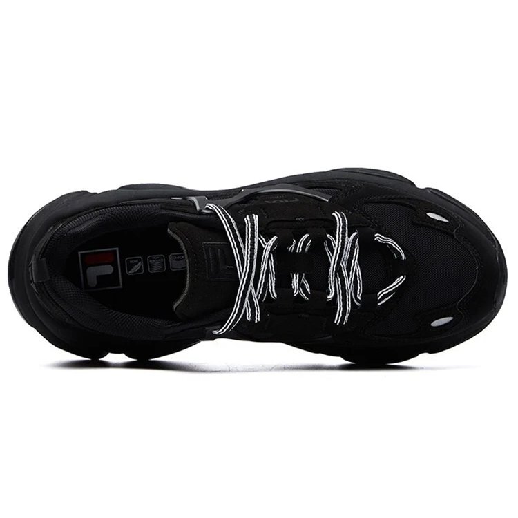 Scarpe sportive e casual