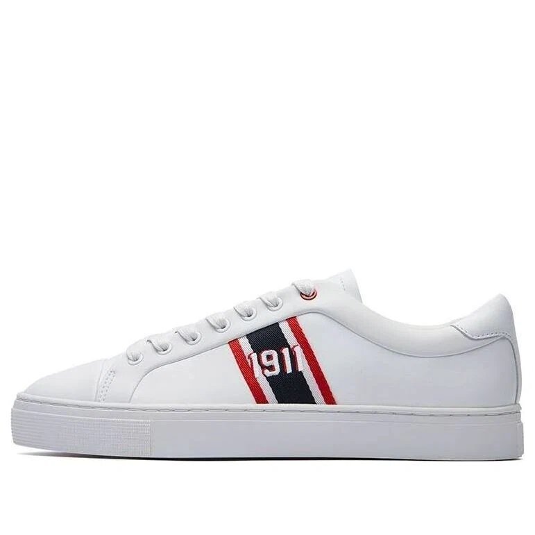 Sneakers da tennis alla moda bianche